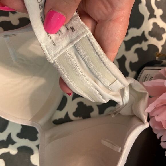 Warners White Bra 34C  - Picture 3 of 5